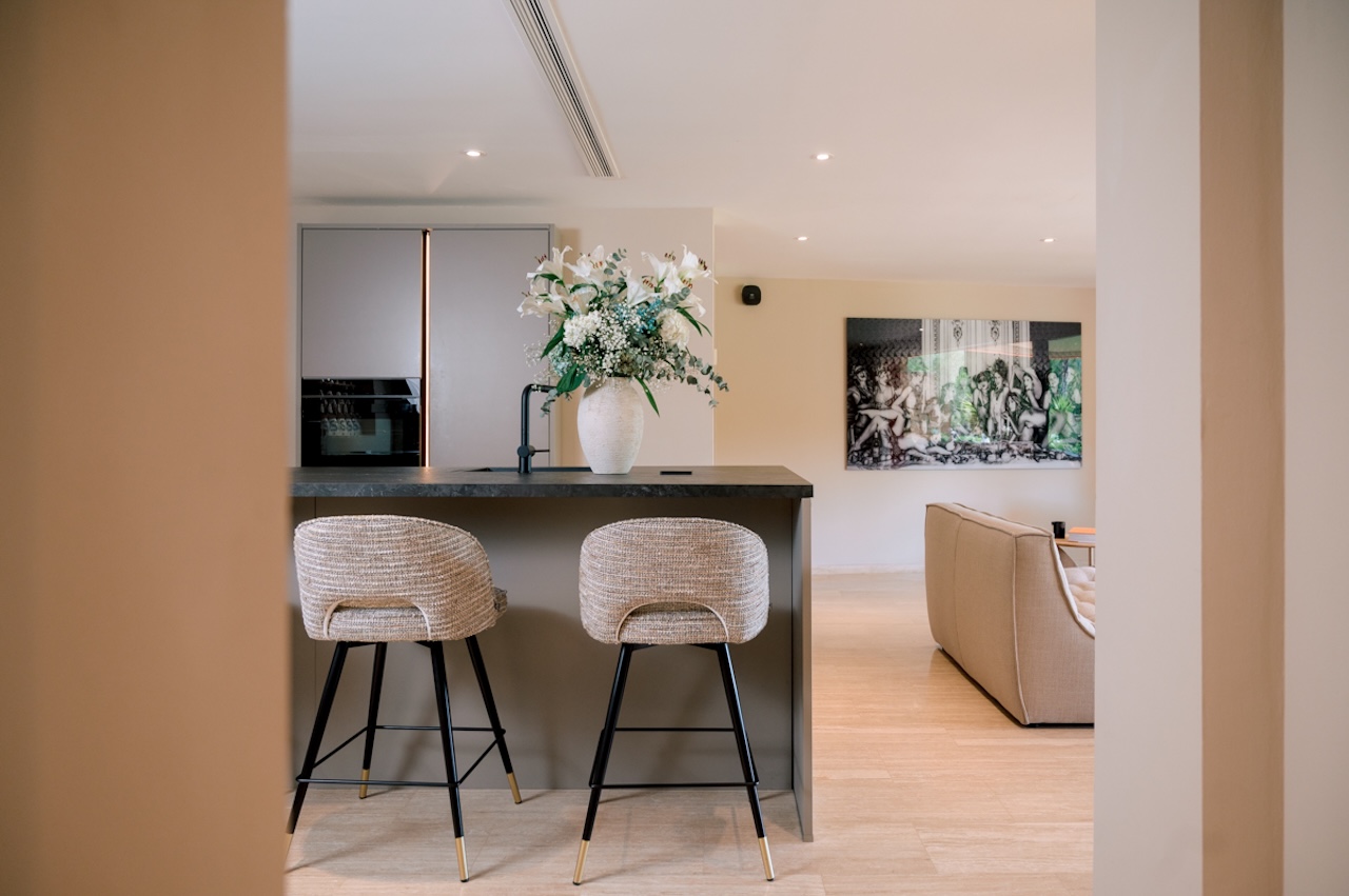 Resa Estates Ibiza apartment Ibiza sale verkoop Roca llisa living room hallway.JPG